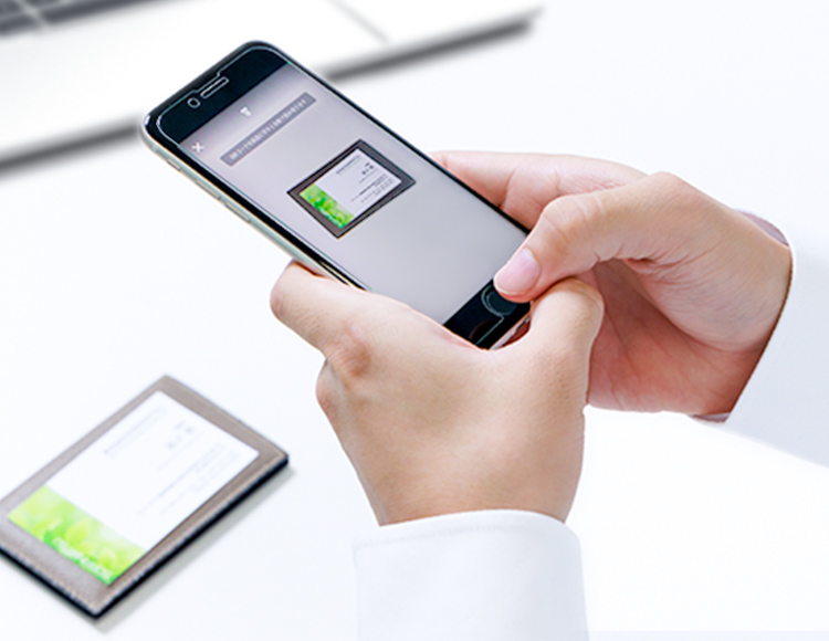 手軽でスマートな名刺登録で効率的な営業活動をサポート
